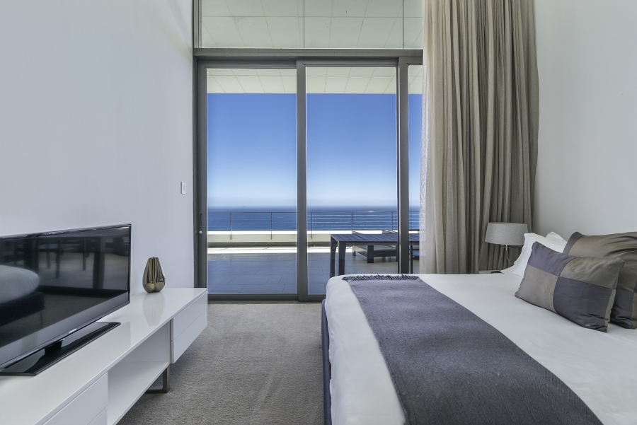 5 Bedroom Property for Sale in Clifton Western Cape